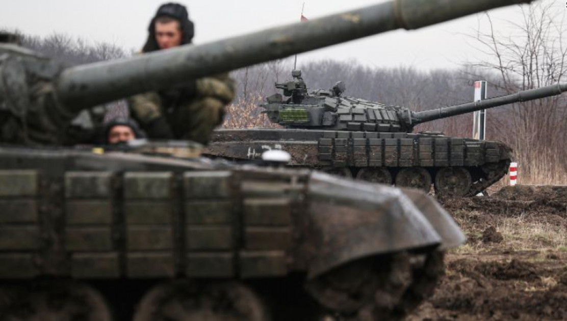 Ukraine warns Russia has 'almost completed' build-up of forces near border