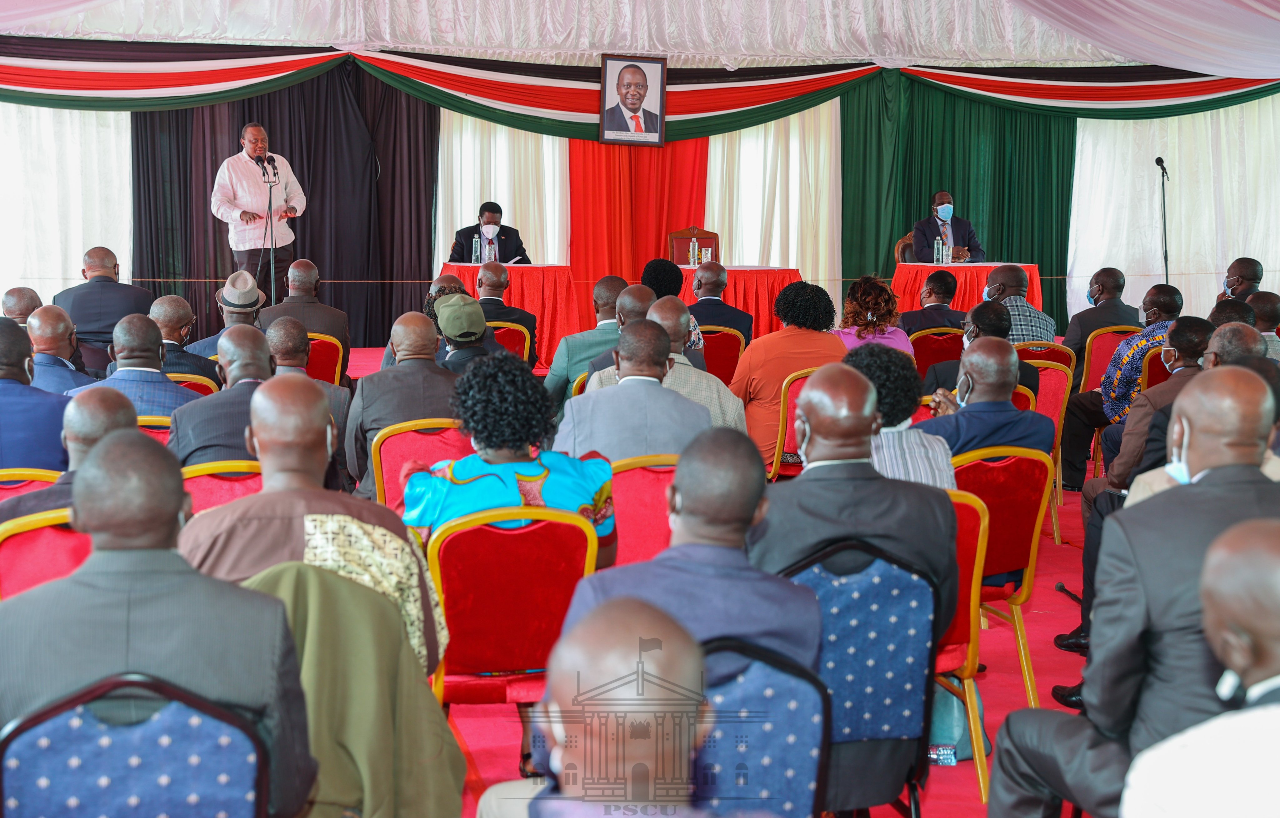 Uhuru meets Western Kenya leaders, assures them of projects' completion