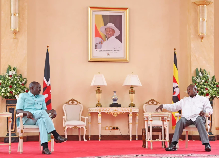 Museveni hosts President Ruto in Entebbe