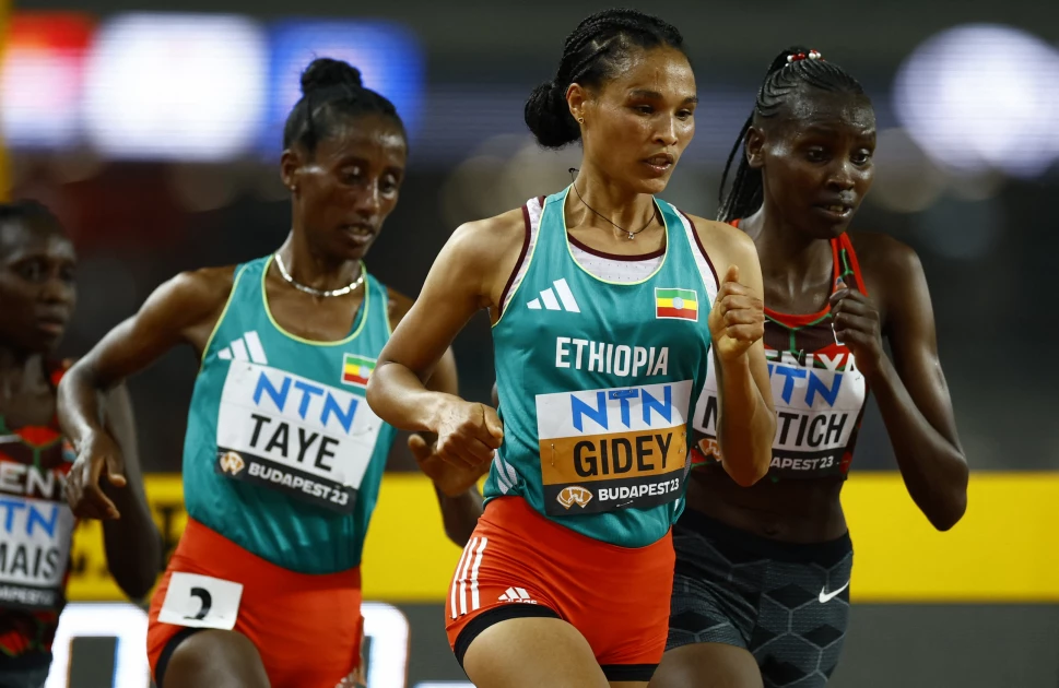 Kenya’s Agnes Ngetich breaks women’s 10km world record in Valencia