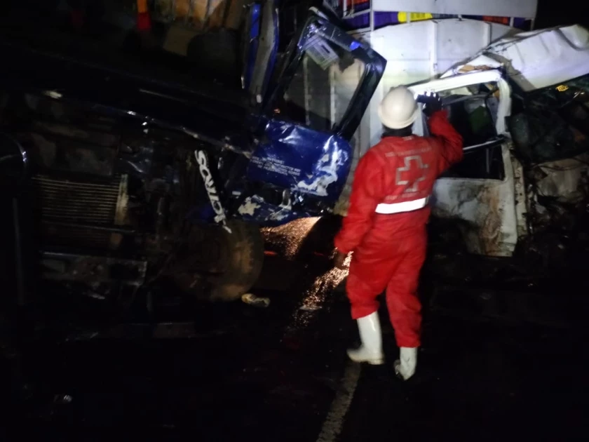 One killed, four seriously injured in head on collision on Nakuru-Eldoret highway