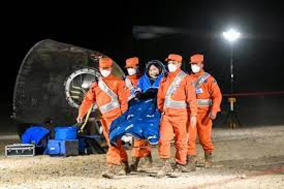 Chinese astronauts return to Earth after 'successful' mission