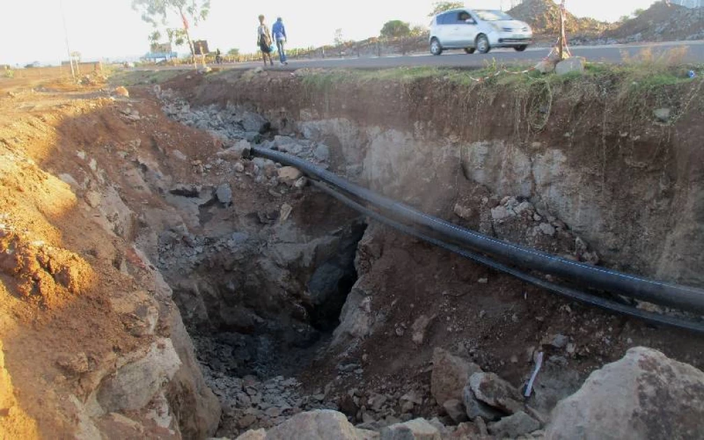 'Unmarked hole’ along Juja Farm road worries motorists, pedestrians