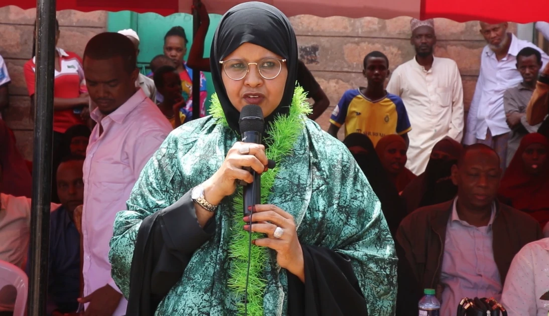 Mandera Woman Rep issues Ksh.1M grant to support traders affected by floods