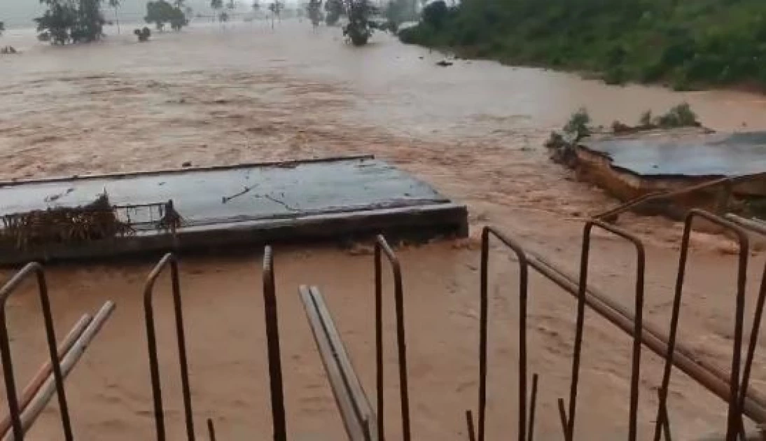 Transport paralysed on Mtwapa-Kilifi Road after floods cut off Mbogolo bridge