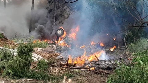 10 injured after aircraft crashes, bursts into flames in Lamu