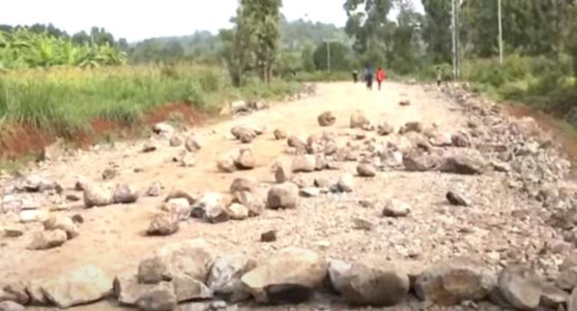 Kirinyaga residents protest over unfinished road after contractor withdraws equipment