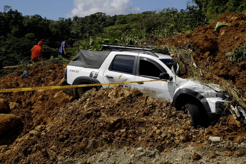 Colombia landslide toll at 33 as rescuers work against clock