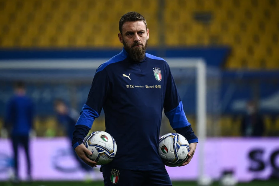 Roma sack De Rossi after four games of season