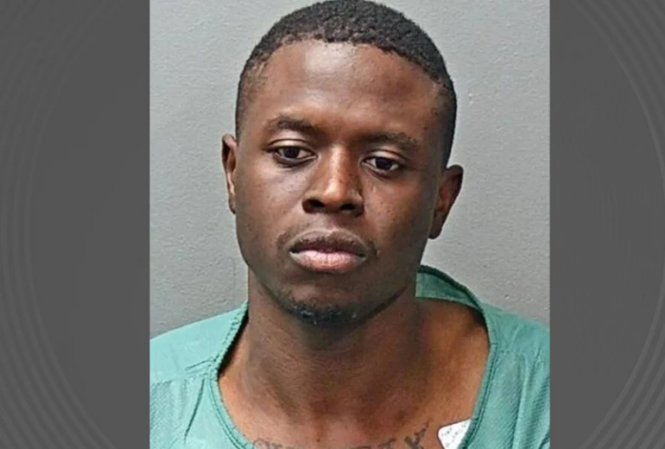 Naked Kenyan man kills delivery driver in Texas