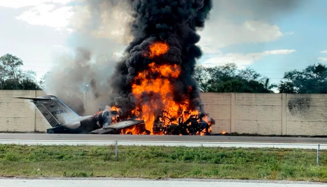 Two dead after private jet crashes on highway in Florida