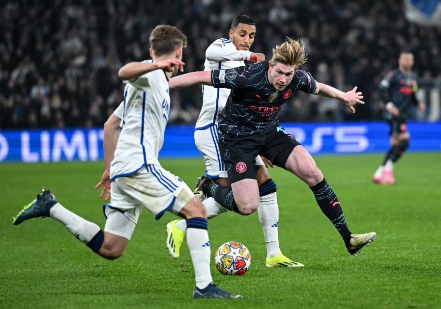 Guardiola hails dazzling De Bruyne as Man City cruise towards Champions League quarters