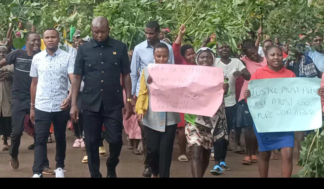 Drama as Kirinyaga Woman Rep, Senator storm police station over release of chief accused of defiling minor