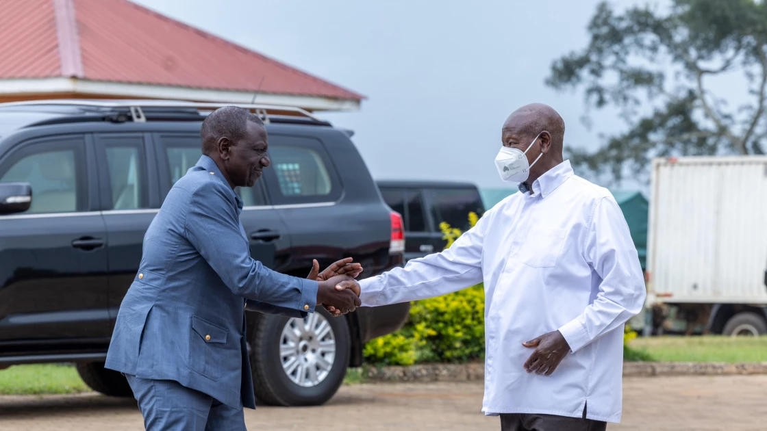 Fuel standoff: Ruto woos Museveni with new petroleum pipeline