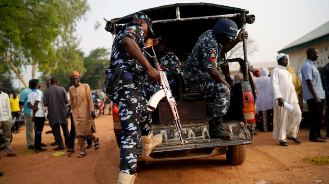 Nigeria sends troops to rescue more than 250 kidnapped students