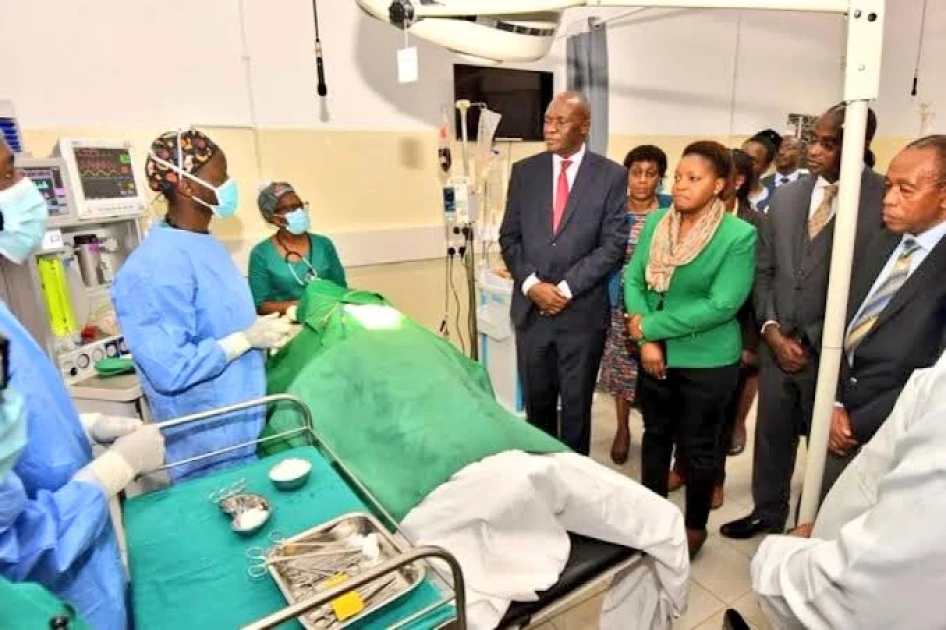 Photo showing CS Nakhumicha 'in an Operating Room without protective gear’ is misleading