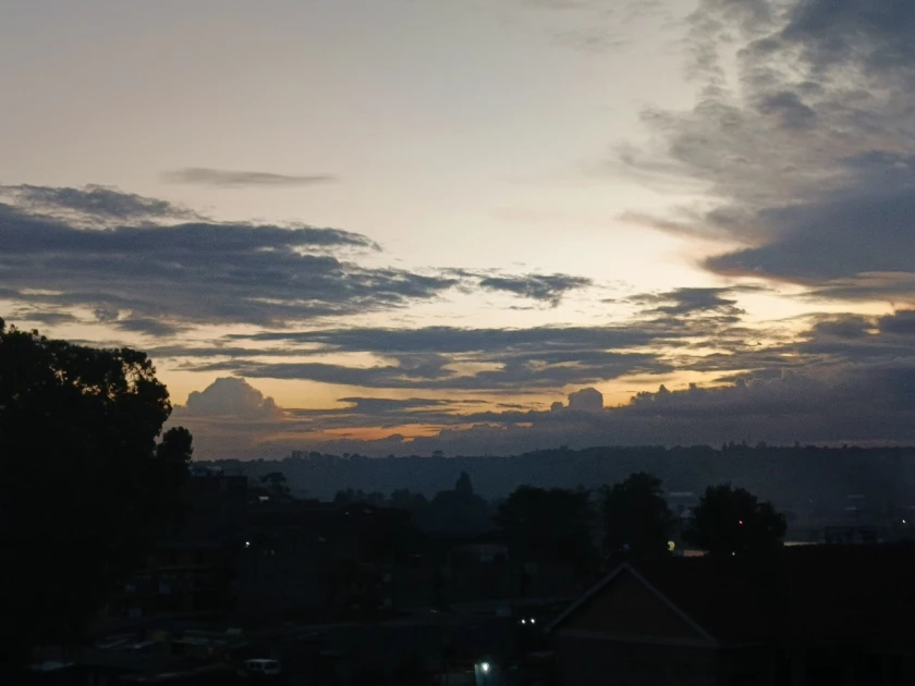 A photo of the skyline at dusk taken on the Tecno Spark 20 Pro+ AI camera (3x zoom).