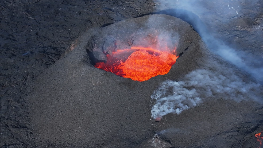 Hundreds evacuated after Indonesia's Ruang volcano erupts