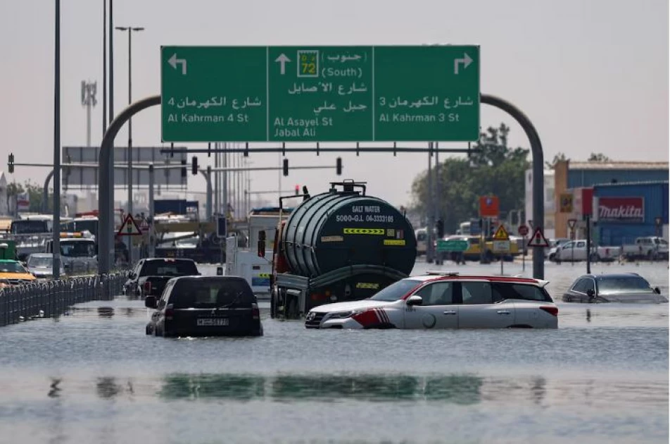 Four dead in UAE, Dubai airport still disrupted after storm