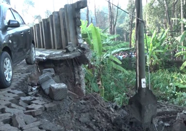 One dead, 3 injured after perimeter wall collapsed in Ruaka 