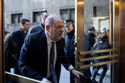 New York court overturns Harvey Weinstein sex crime conviction