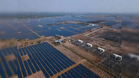 India's mega power plant a boost to clean energy sources