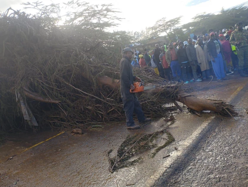 Brace for heavy traffic, impassable roads in Mai Mahiu after flash floods - KENHA 