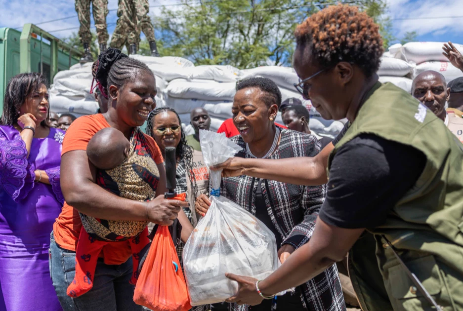 Rachel Ruto distributes food to 1,000 flood-affected households in Kibra