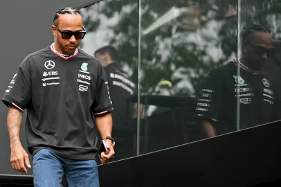 Hamilton thinks positive as end of Mercedes era nears