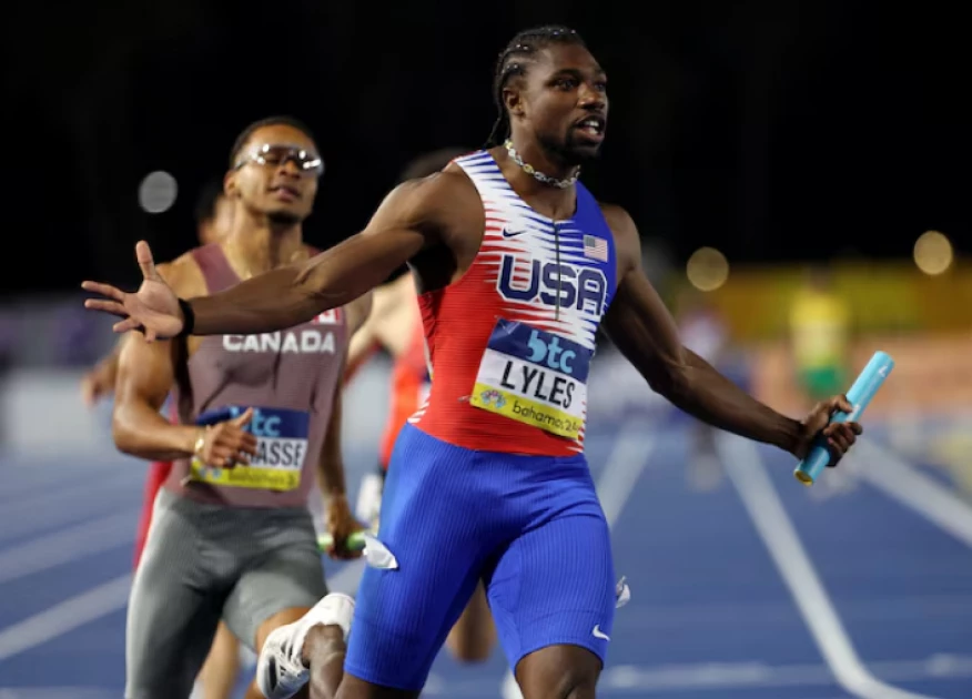 Lyles seals world double as USA men win sprint relay Lyles seals world double as USA men win sprint relay