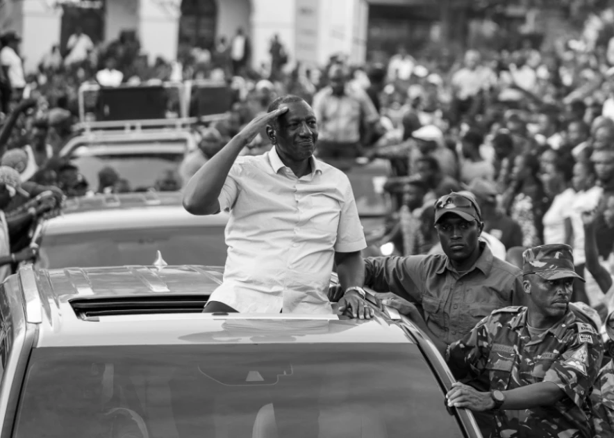 President Ruto dishes goodies in Nyanza as he begins 4-day tour