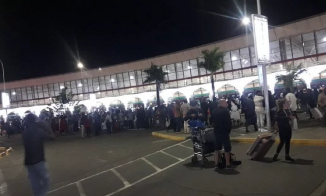 Long queues, delayed flights as airport workers down tools over JKIA-Adani deal