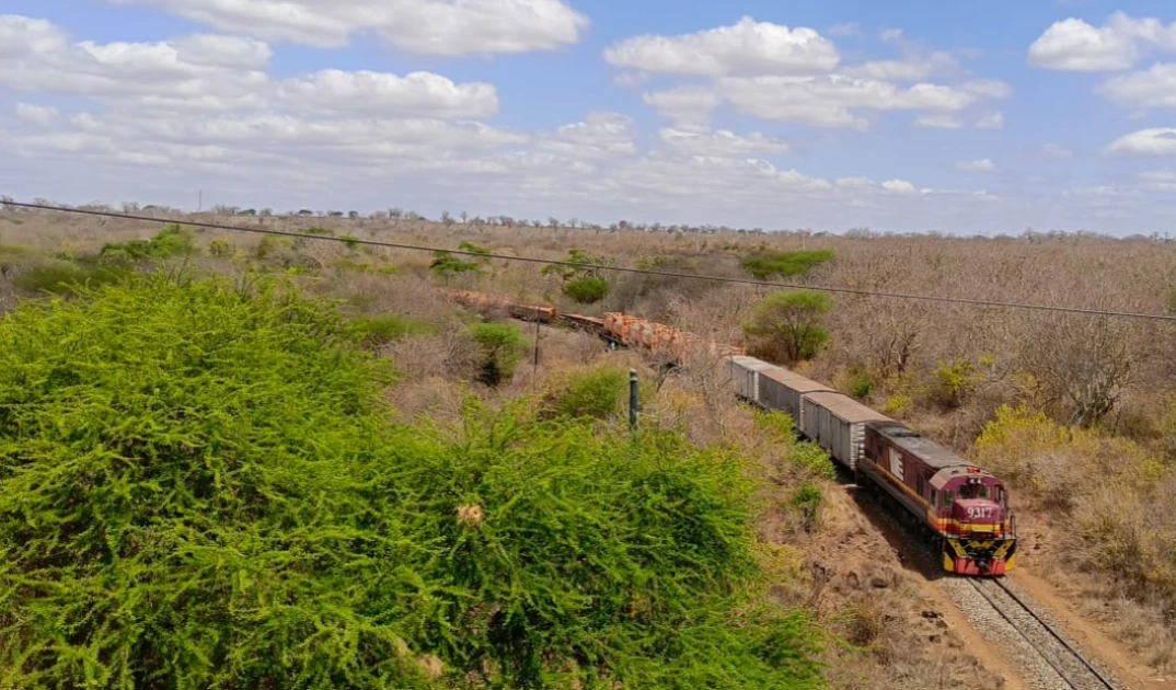 Oil spilt after train overturns in Kibwezi