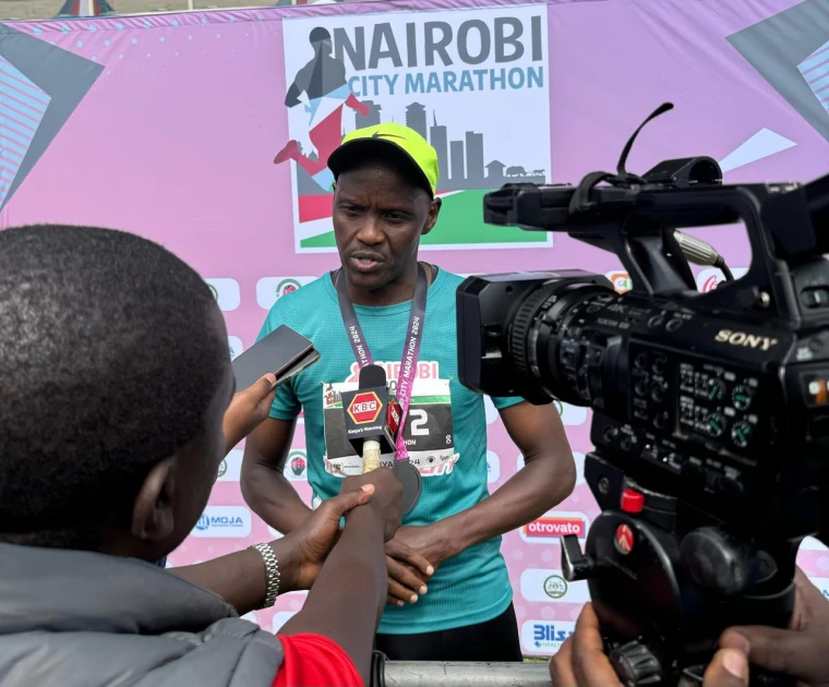 Joe Sang in Chicago Marathon for charity run