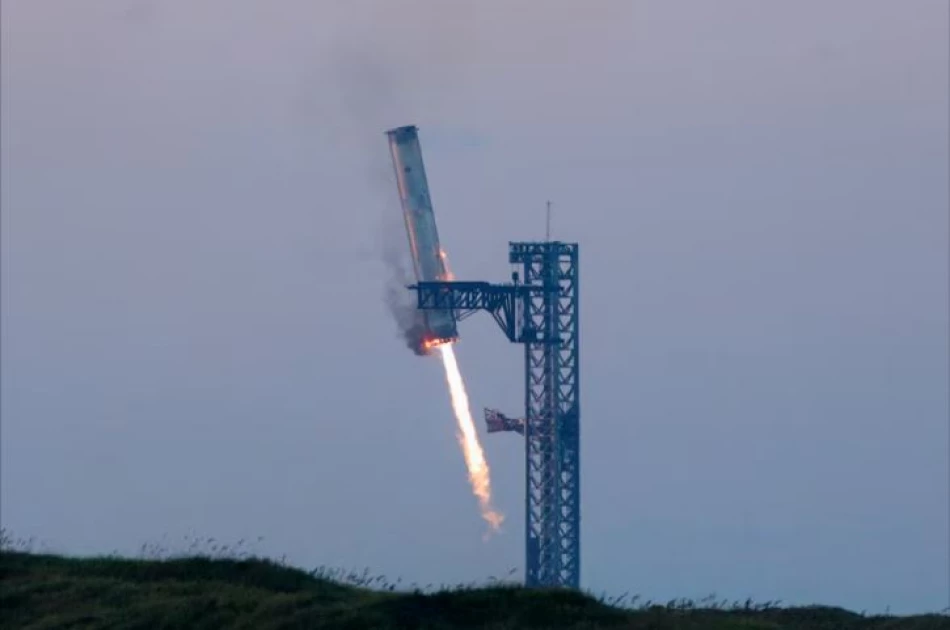 SpaceX catches giant Starship booster in fifth flight test