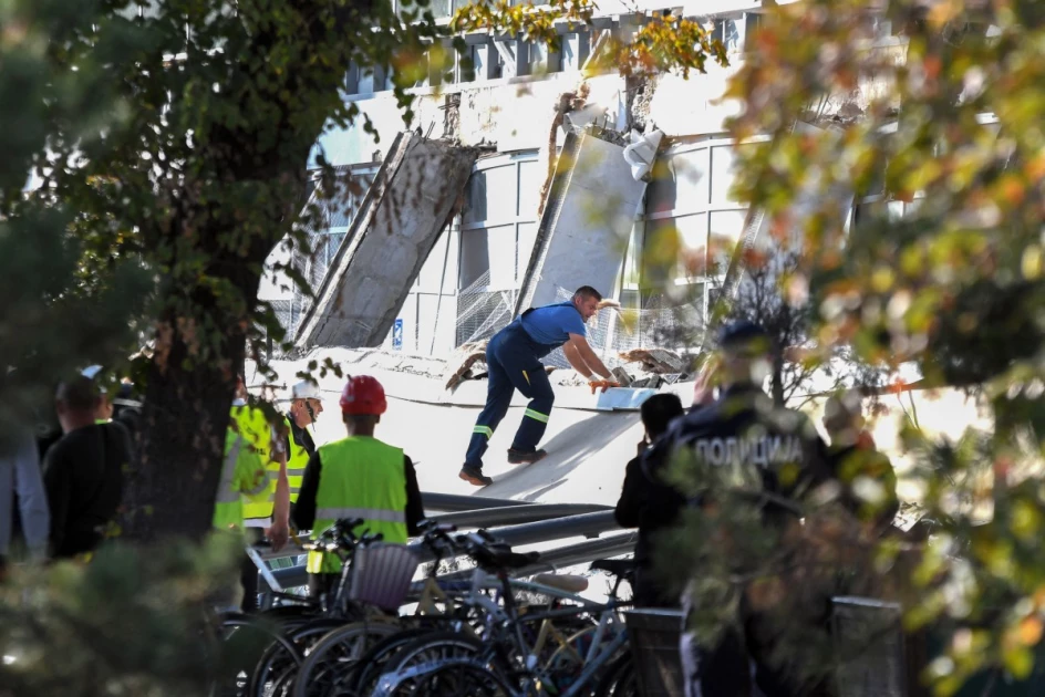 Roof collapse kills eight at Serbia train station: minister