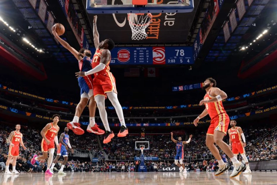 Detroit win streak hits 13, Raptors take eighth in a row