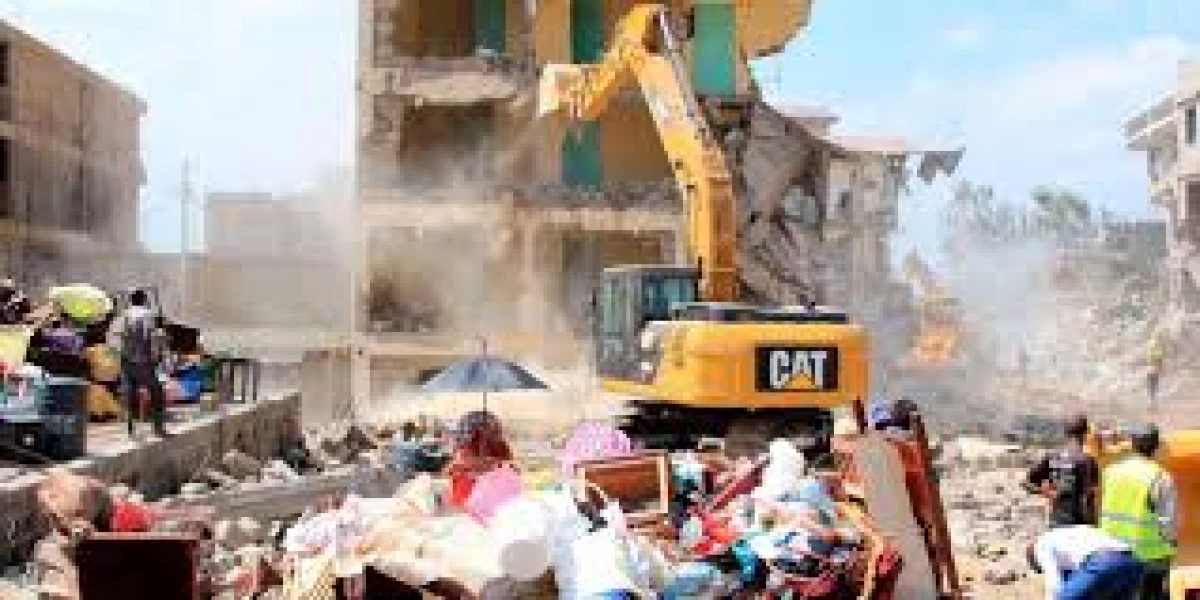  Dozens of families left homeless after bulldozers demolish homes in Kayole