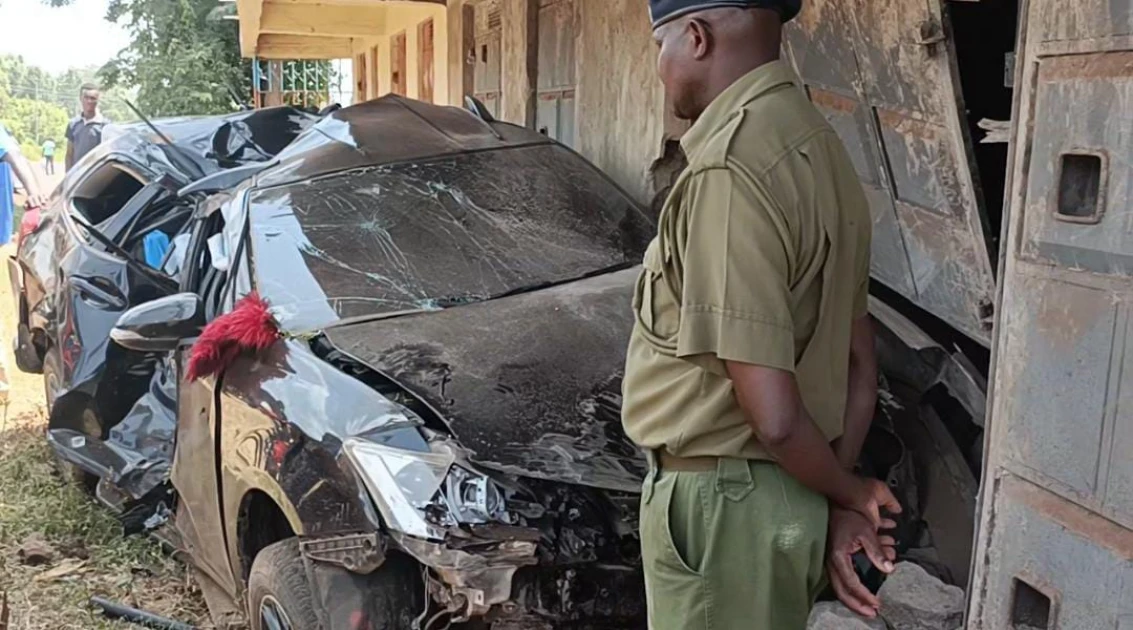 Kirinyaga: One injured after vehicle ferrying Miraa crashes into a building 