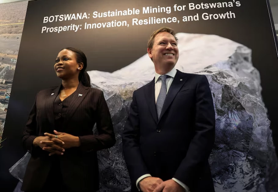 Botswana, De Beers sign long-delayed diamonds deal