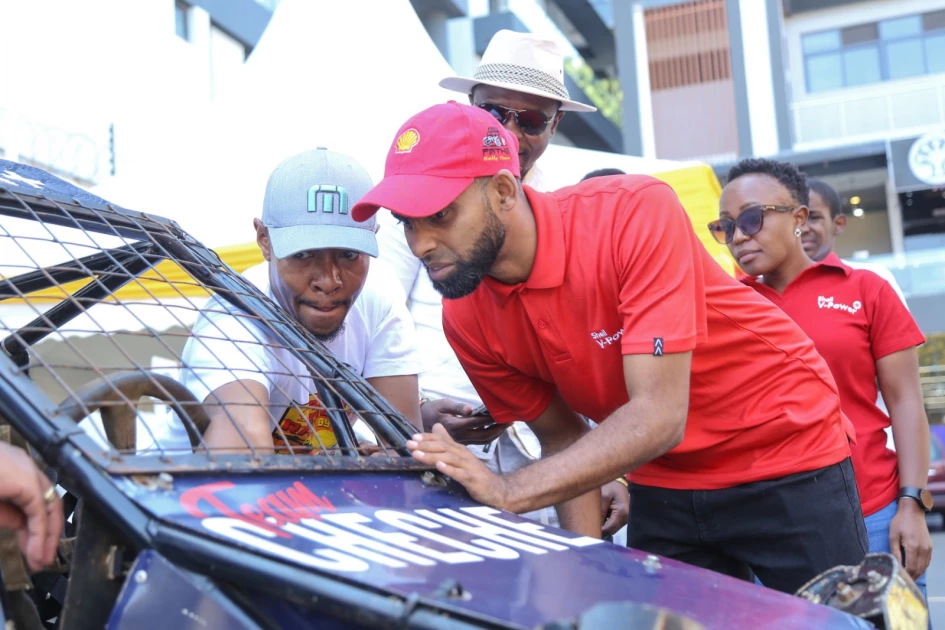 Motorsport speedsters interact with fans at Shell Spring Valley 