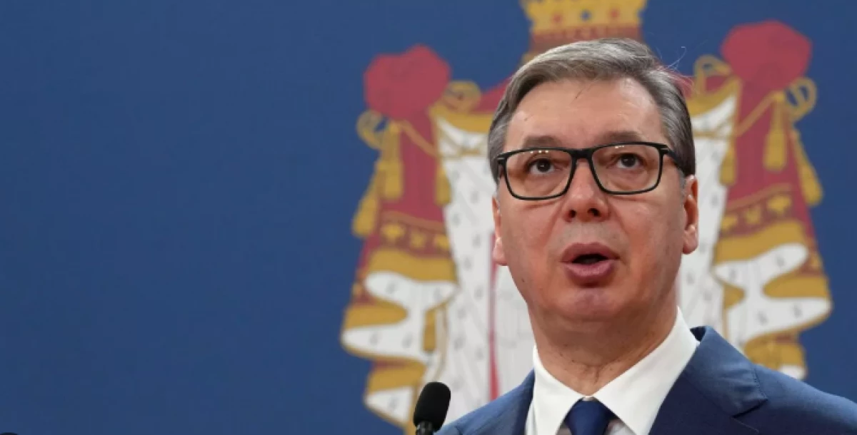 Serbia's president apologises for calling journalist an 'imbecile'