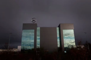 Mercedes to develop smart cars for global markets with China's Hesai lidar