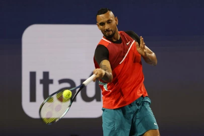 Kyrgios suffers new injury setback days before Australian Open