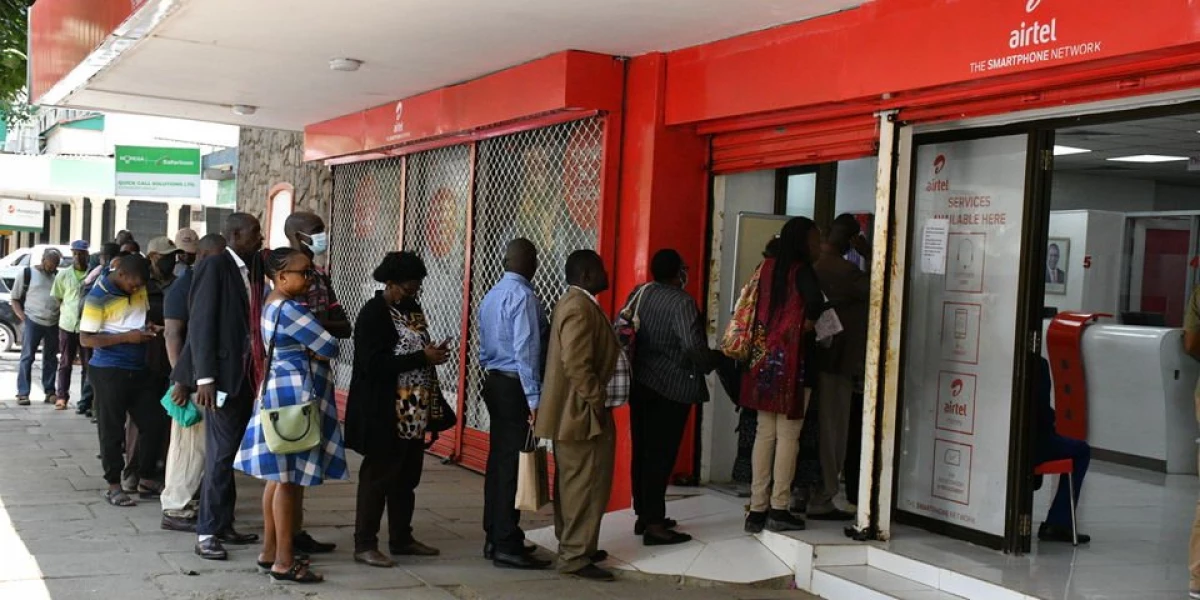 Kenyans in last-minute rush to beat SIM registration deadline