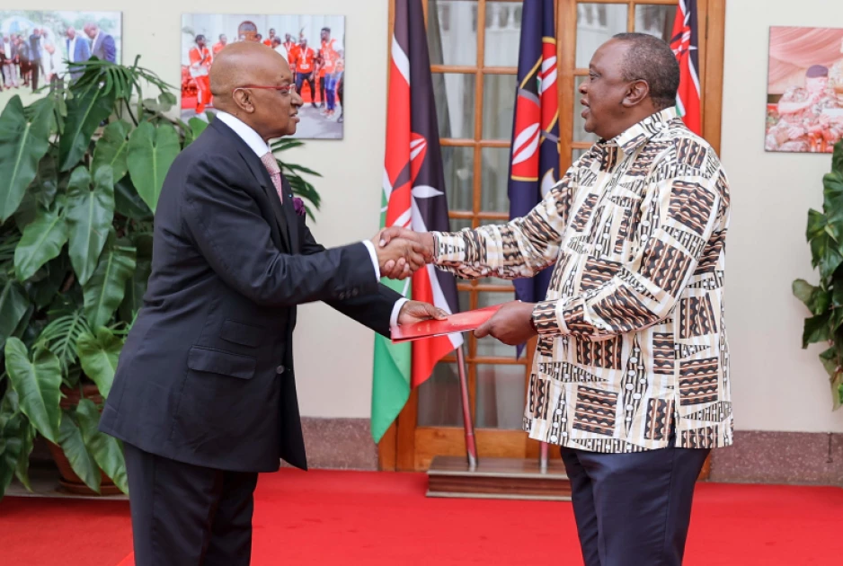 President Kenyatta receives a special message from Angola