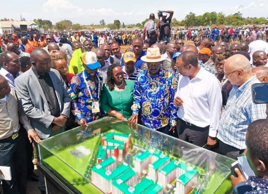 Raila promises to set up modern housing structures in slums if elected president