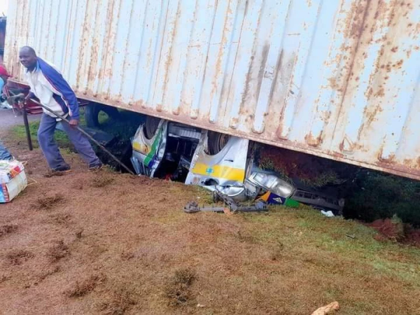 Six dead as trailer overturns on matatu along Eldoret-Webuye highway