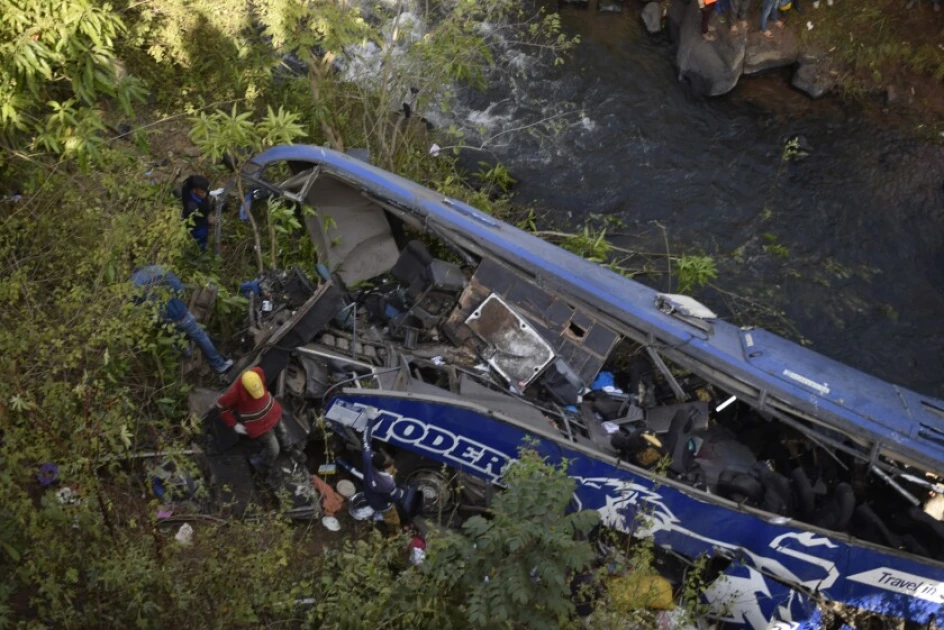 Raila, Karua condole with families Tharaka Nithi bus crash