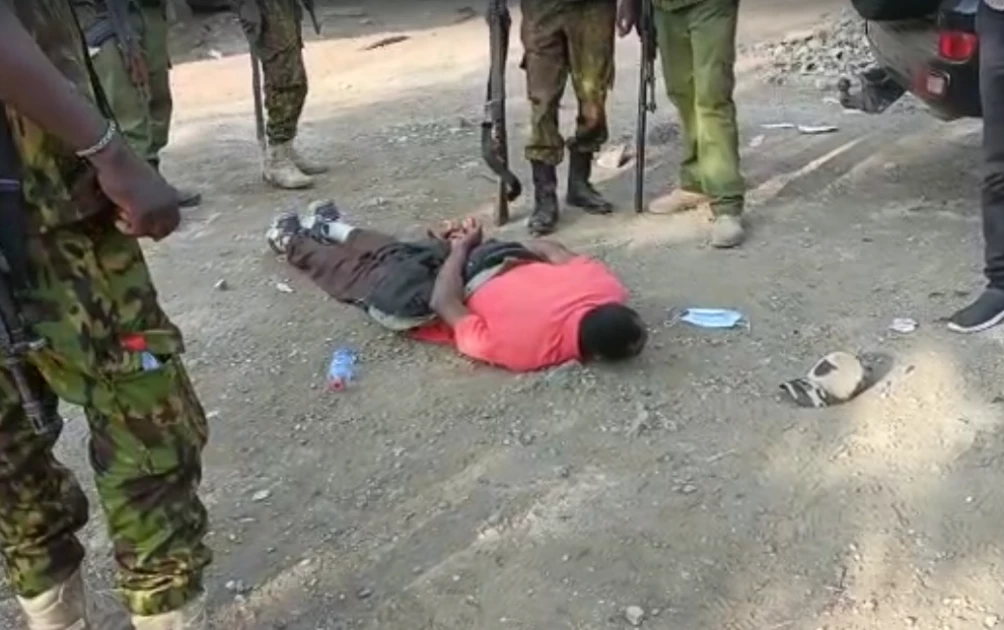 Man arrested with crude weapons after voting closed at a Homa Bay polling station